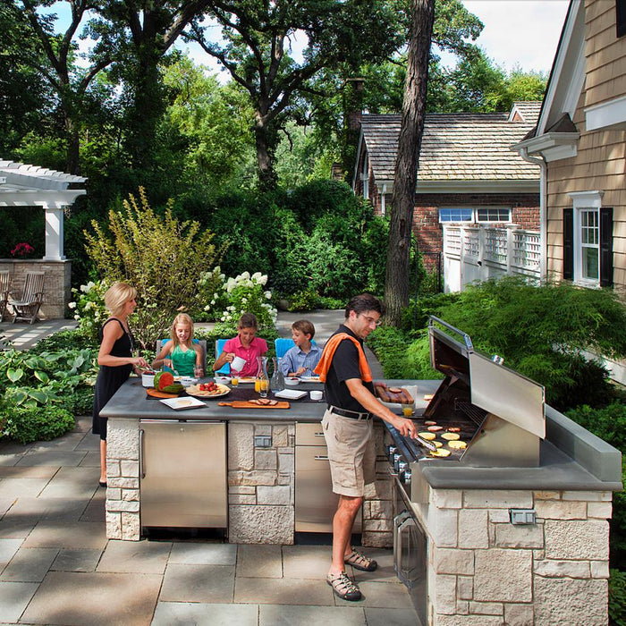 25 Cool and Practical Outdoor Kitchen Ideas