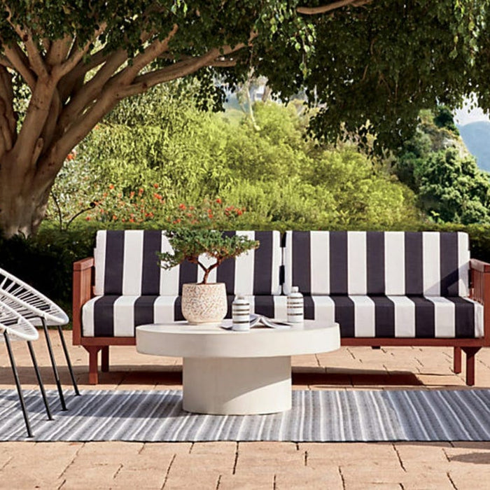 How To Care For and Update Your Outdoor Furniture