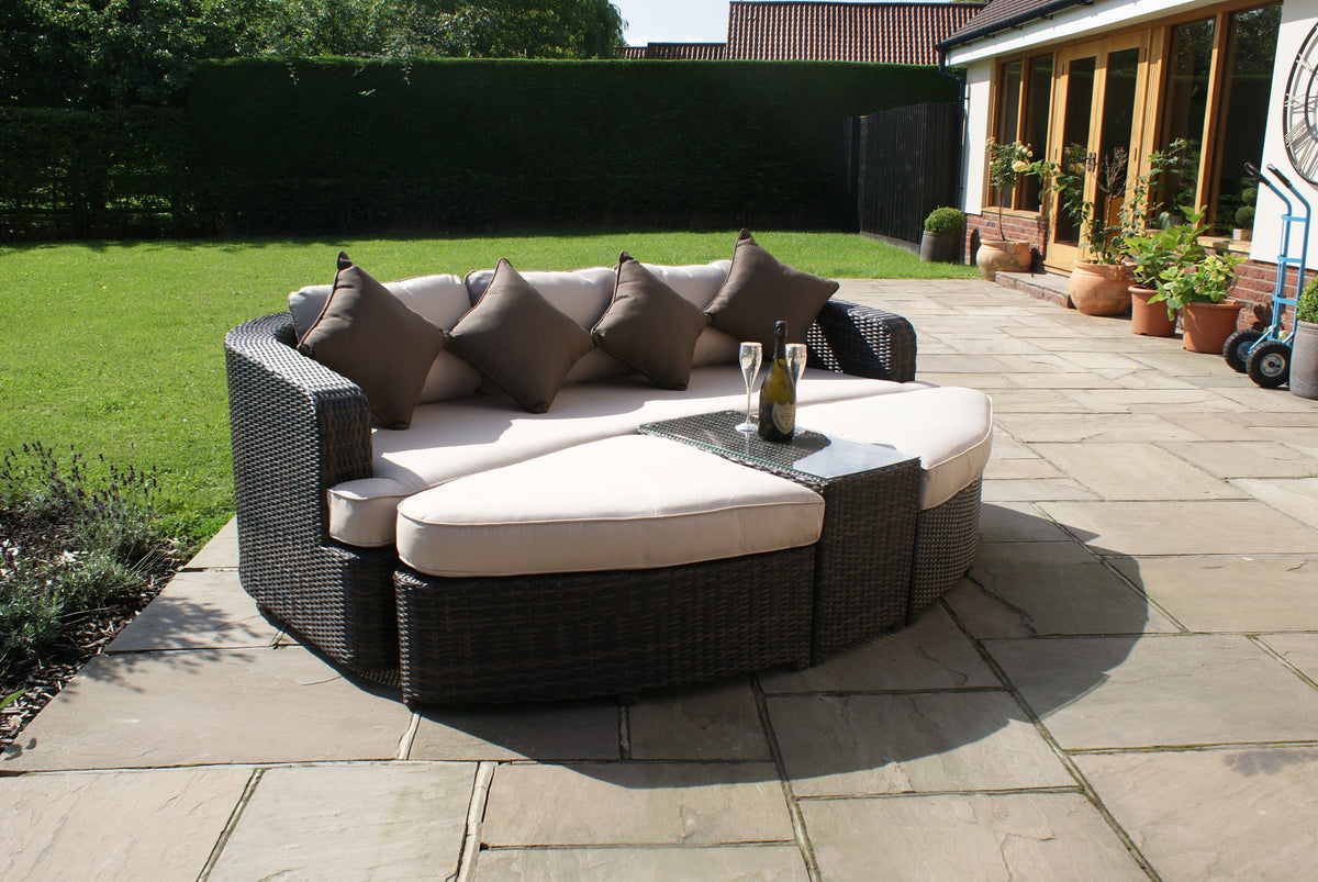 Outdoor Luxury Daybeds — Creative Living